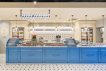 Il banco di Mignon all'interno della Stazione Centrale di Milano