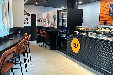 Il punto vendita travel retail di 12oz nei pressi della Stazione di Firenze Santa Maria Novella