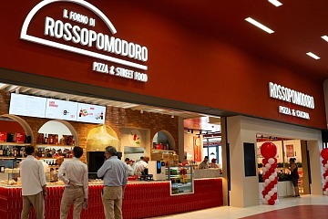 Il nuovo punto vendita Rossopomodoro al Centro commerciale ESP di Ravenna