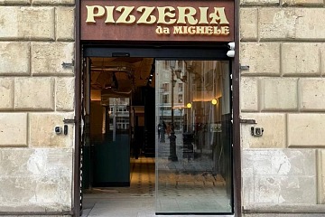 L'entrata di Antica Pizzeria Da Michele a Lecce, locale gestito da Asset Food
