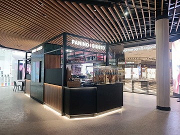 Il punto vendita Panino Giusto nella galleria commerciale al piano terra di WaltherPark a Bolzano