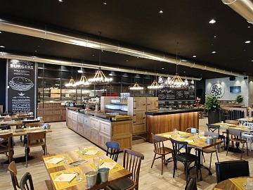 Uno degli otto punti vendita di Birra&Brace