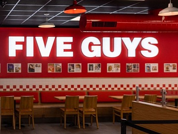 Uno store Five Guys, 10 presenti in Italia