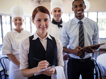 Secondo i dati rilanciati da Cast, entro il 2028 food&hospitality necessitano di 550-680mila nuovi addetti