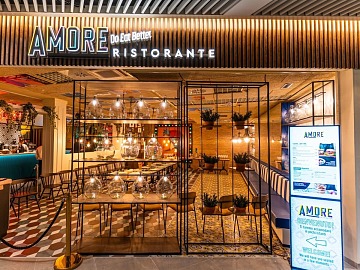 L'ingresso dell'area ristorante di Amore Do Eat Better, il format Autogrill che ha debuttato all'Aeroporto di Bologna