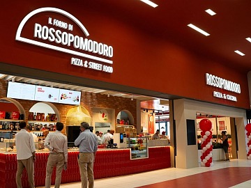 Il nuovo punto vendita Rossopomodoro al Centro commerciale ESP di Ravenna