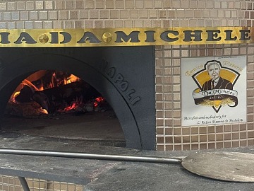 In totale sono circa 70 i locali di Antica Pizzeria Da Michele a livello globale