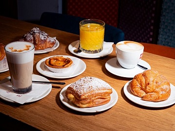 Una selezione dell'offerta dolce per la colazione da Eataly firmata da Luigi Biasetto