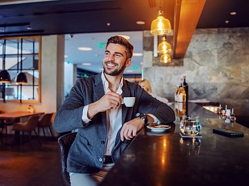 Per IEI, il 58% degli italiani preferisce il consumo del caffè espresso al banco