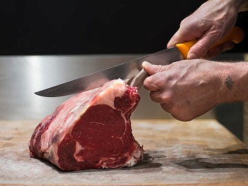 La categoria carne conta oltre 1.000 referenze nel catalogo Cattel
