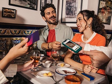 Dojo Pocket, pensato per i pagamenti al tavolo, pesa solo 143 grammi