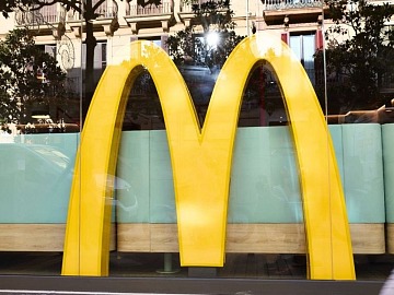 In Italia, McDonald's conta oggi oltre 760 locali e circa 160 licenziatari