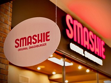 L'insegna di Smashie al Parco commerciale I Portali di San Giovanni la Punta (CT): il terzo in Sicilia