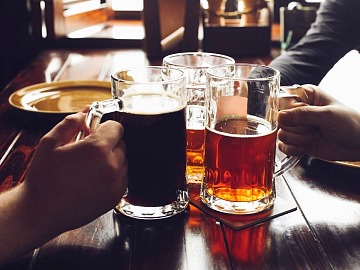 In Italia, secondo i dati Assobirra, si consumano 21,5 milioni di ettolitri di birra