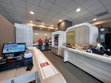 Lo spazio rinnovato di Tavolamica Ancona, ristorante self-service di Camst Group
