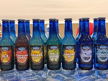 La nuova gamma Frutta Frizzante Derby Blue per il canale bar e Horeca