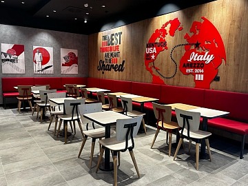 Il nuovo locale di KFC ad Arezzo conta 134 posti a sedere fra interno ed esterno