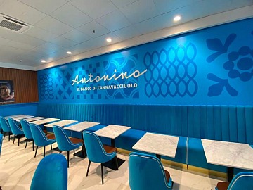 La sala del nuovo Antonino Il banco di Cannavacciuolo aperto all'Aeroporto di Napoli con MyChef Italia