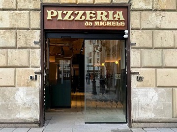 L'entrata di Antica Pizzeria Da Michele a Lecce, locale gestito da Asset Food