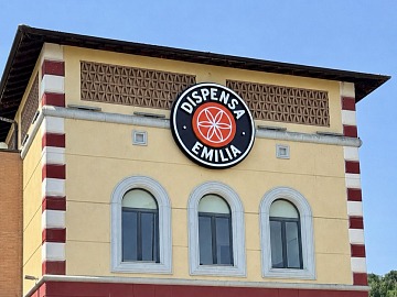 Lo store di Dispensa Emilia all'interno del Serravalle Retail Park