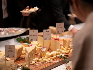 Secondo la ricerca Afidop, sono oltre 8mila le indicazioni di formaggi Dop e Igp nei menu dei ristoranti 