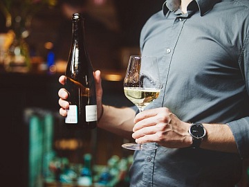 Nella seconda parte del 2025, l'export di vino è previsto in crescita del +2% secondo Mediobanca