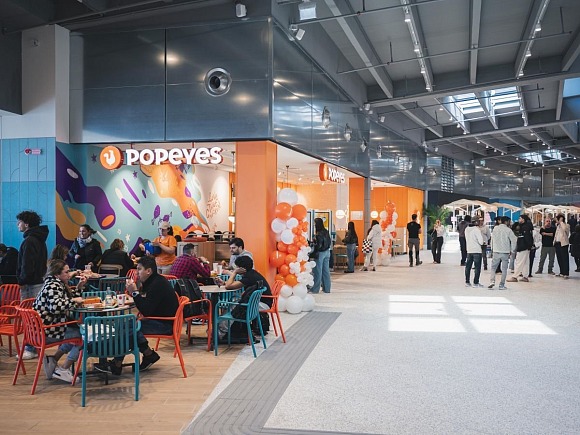 Il nuovo punto vendita Popeyes al Waterfront Mall di Genova