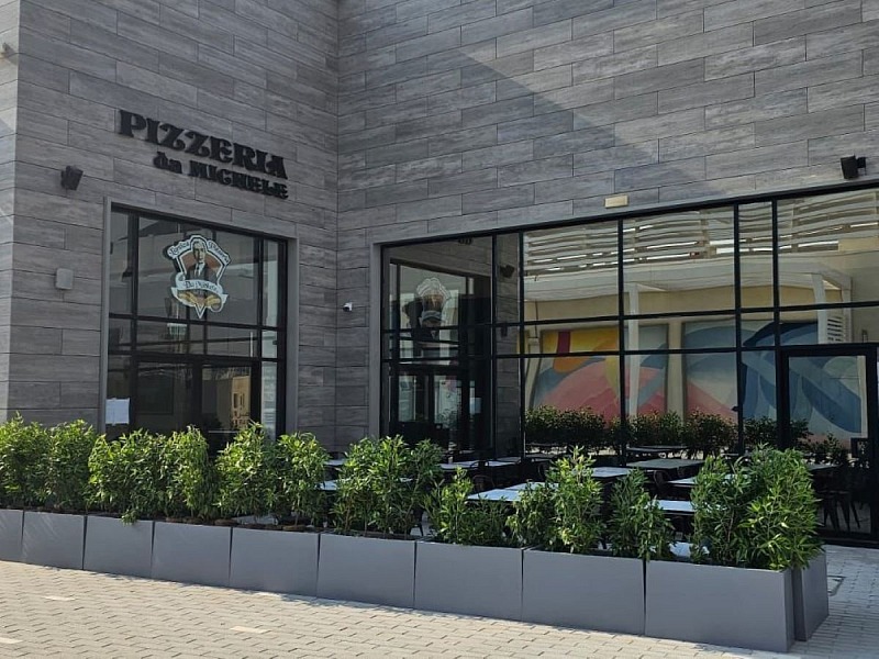 Antica Pizzeria Da Michele ad Abu Dhabi: 4° location negli Emirati L'ingresso di Antica Pizzeria Da Michele ad Abu Dhabi