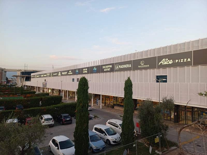 La nuova facciata del Centro commerciale Le Vele gestito da Promos