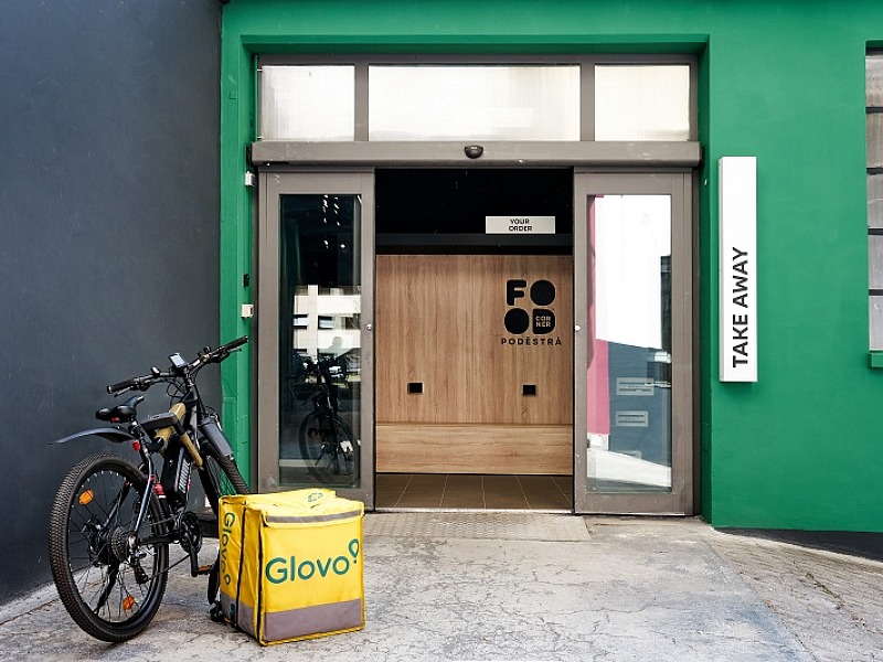 A Torino, Glovo apre il primo food corner italiano per rider e clienti finali Il nuovo food corner di Glovo a Torino