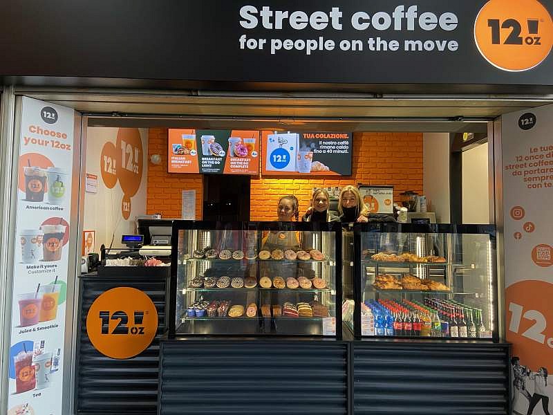 12oz conquista anche l'hub ferroviario di Milano Rogoredo Il nuovo store travel retail di 12oz nella stazione di Milano Rogoredo