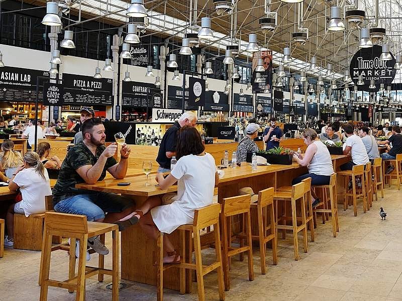 Confimprese: 3.000 punti vendita in più nel 2023, molto food retail Il food retail traina la ripresa del commercio moderno nei dati di Confimprese
