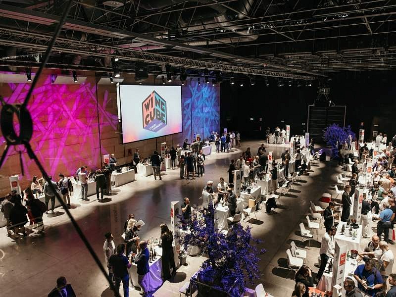Partesa svela gli eventi dell'autunno. tra degustazioni e formazione Il Wine Cube di Partesa arriva il 28 ottobre a Grand Tour Italia a Bologna