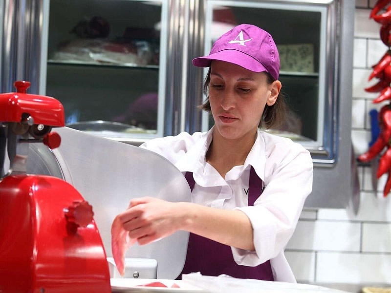 Autogrill, nuovo contratto integrativo per oltre 9.000 dipendenti Autogrill estende la programmazione lavorativa a tre settimane con due giorni di riposto a settimana