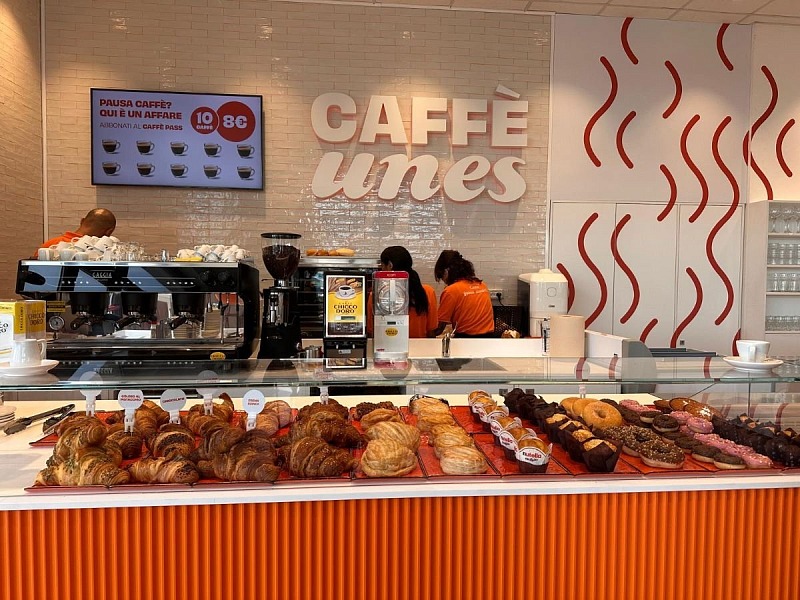Unes apre un nuovo Caffè nel supermercato di Opera (MI) Caffè Unes a Opera (MI), il terzo format di questo tipo per la catena Gdo